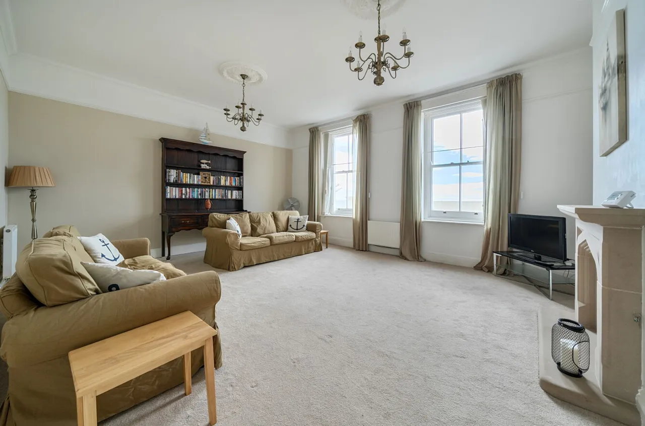 Royal Sea Front Apartments, Sea Front Hayling Island, PO11, photo 6