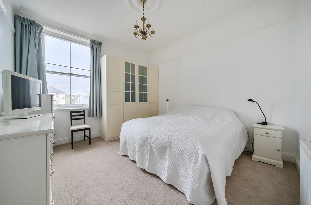 Royal Sea Front Apartments, Sea Front Hayling Island, PO11, photo 10