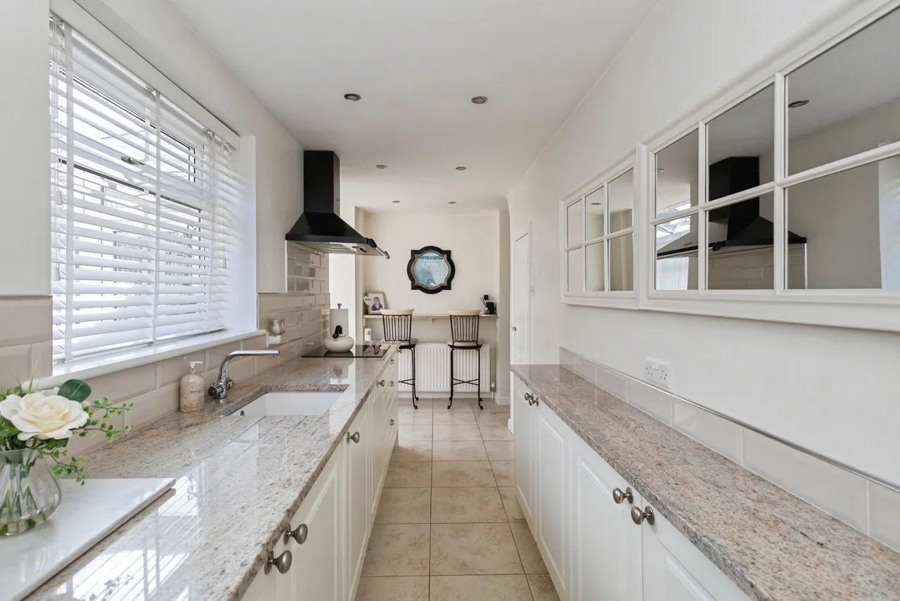Brookside Drive, HYDE, Cheshire, SK14, photo 7