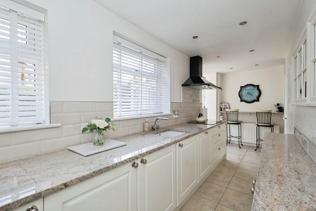 Brookside Drive, HYDE, Cheshire, SK14, photo 14