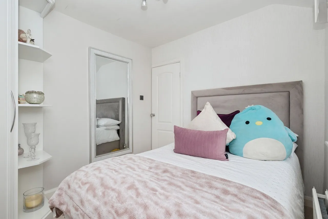 Brookside Drive, HYDE, Cheshire, SK14, photo 10