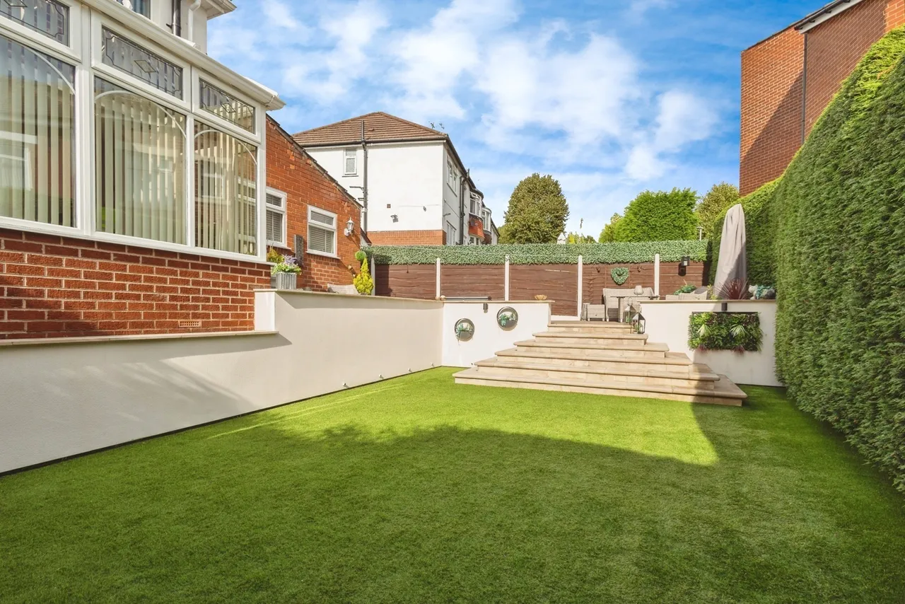 Brookside Drive, HYDE, Cheshire, SK14, photo 17