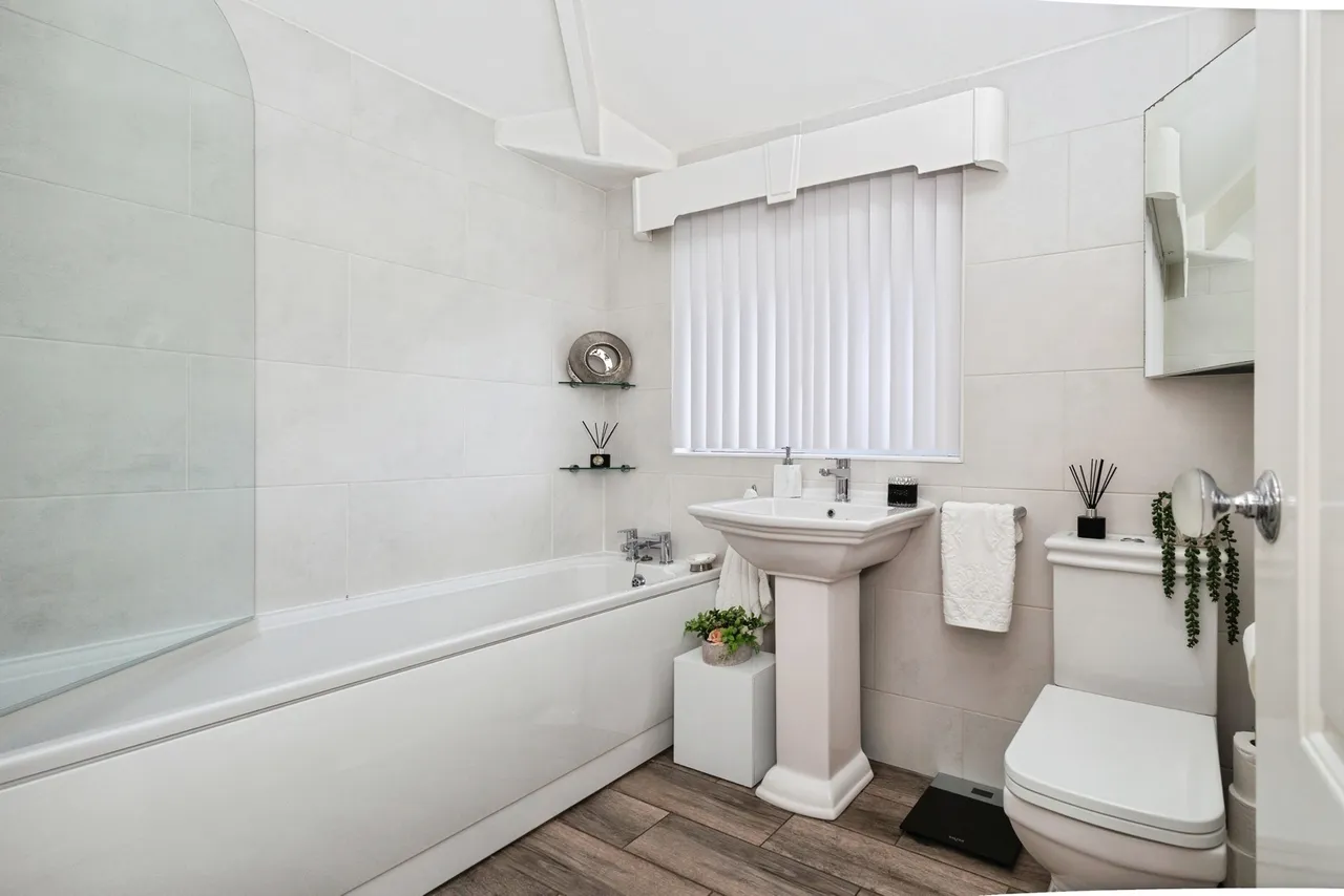 Brookside Drive, HYDE, Cheshire, SK14, photo 15