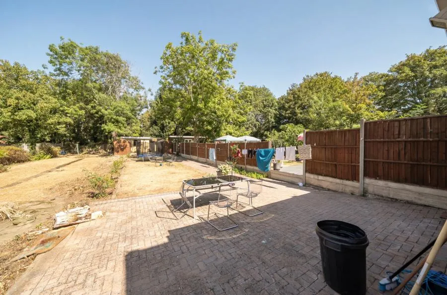 Shepherds House Lane, Earley, RG6, photo 20