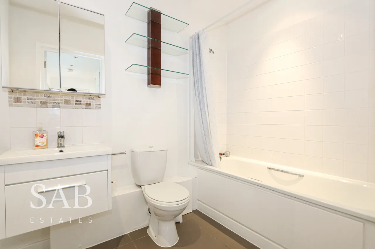 Ruislip Road East, UB6, photo 5
