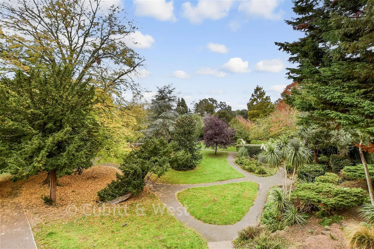 Grove House, The Green, SM5, photo 9