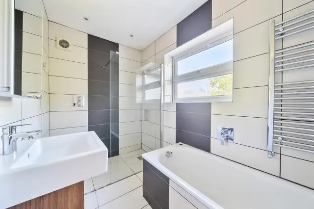 Lyndhurst Gardens, London, N3, photo 11