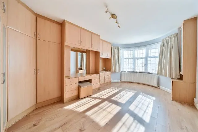 Lyndhurst Gardens, London, N3, photo 9