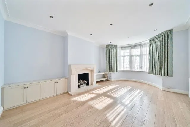 Lyndhurst Gardens, London, N3, photo 8
