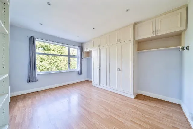 Lyndhurst Gardens, London, N3, photo 10