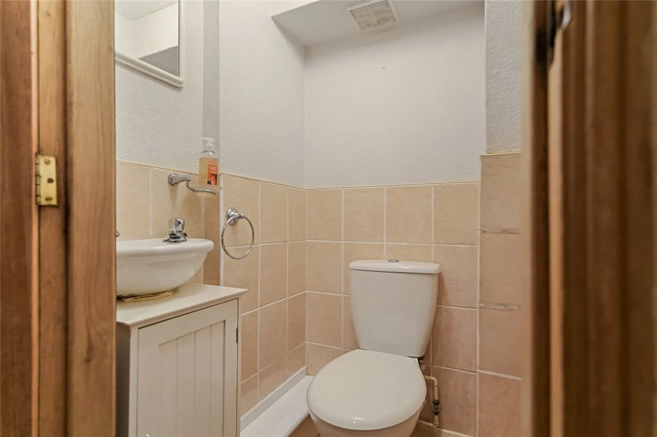Avondale Drive, Armadale, EH48, photo 10