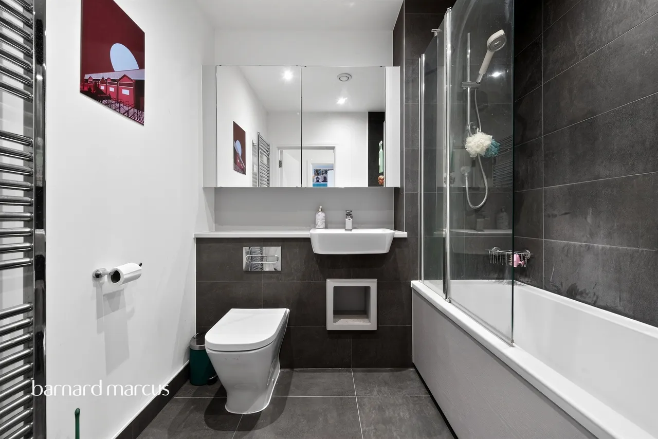 Selbourne Avenue, Hounslow, TW3, photo 7