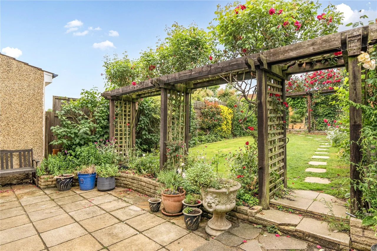 Grange Avenue, East Barnet, Barnet, Greater London, EN4 8NL, photo 16