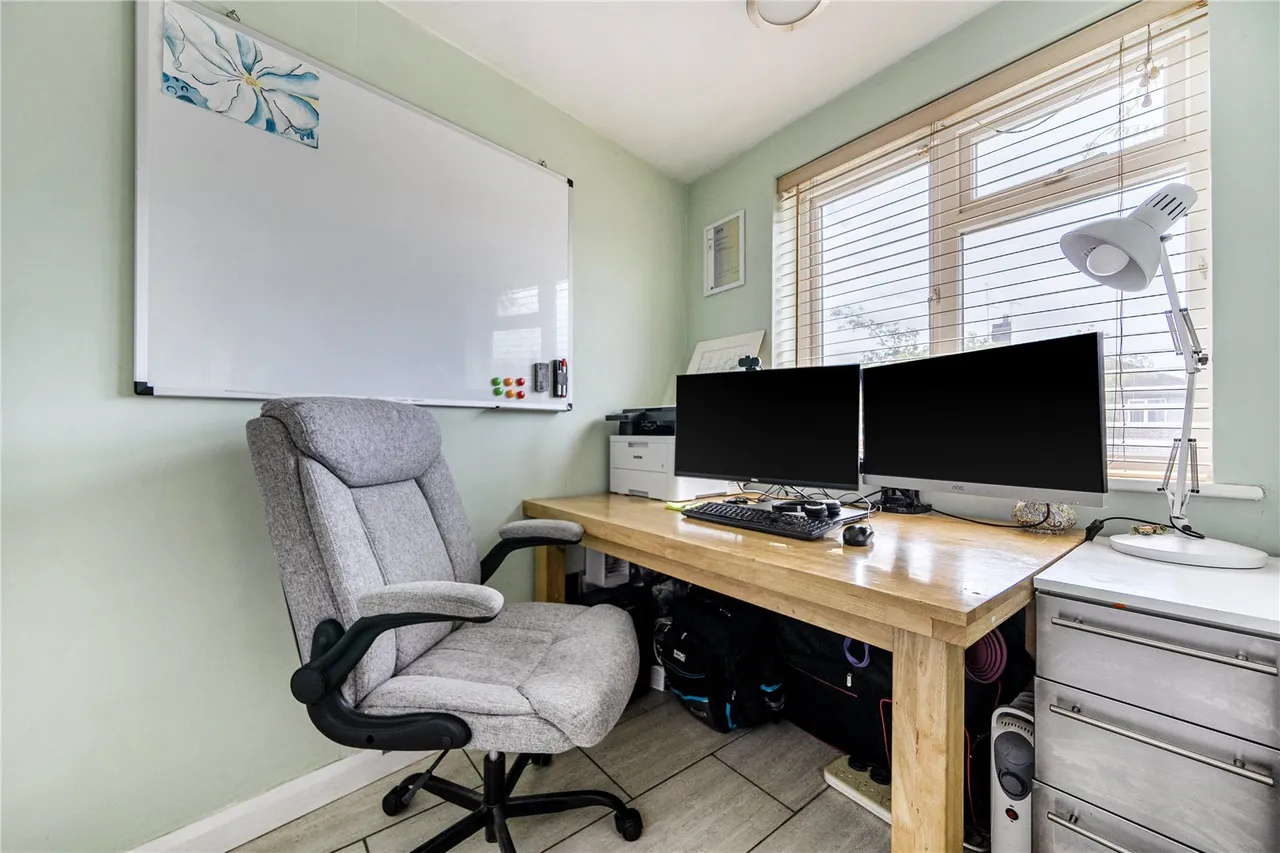 Grange Avenue, East Barnet, Barnet, Greater London, EN4 8NL, photo 15