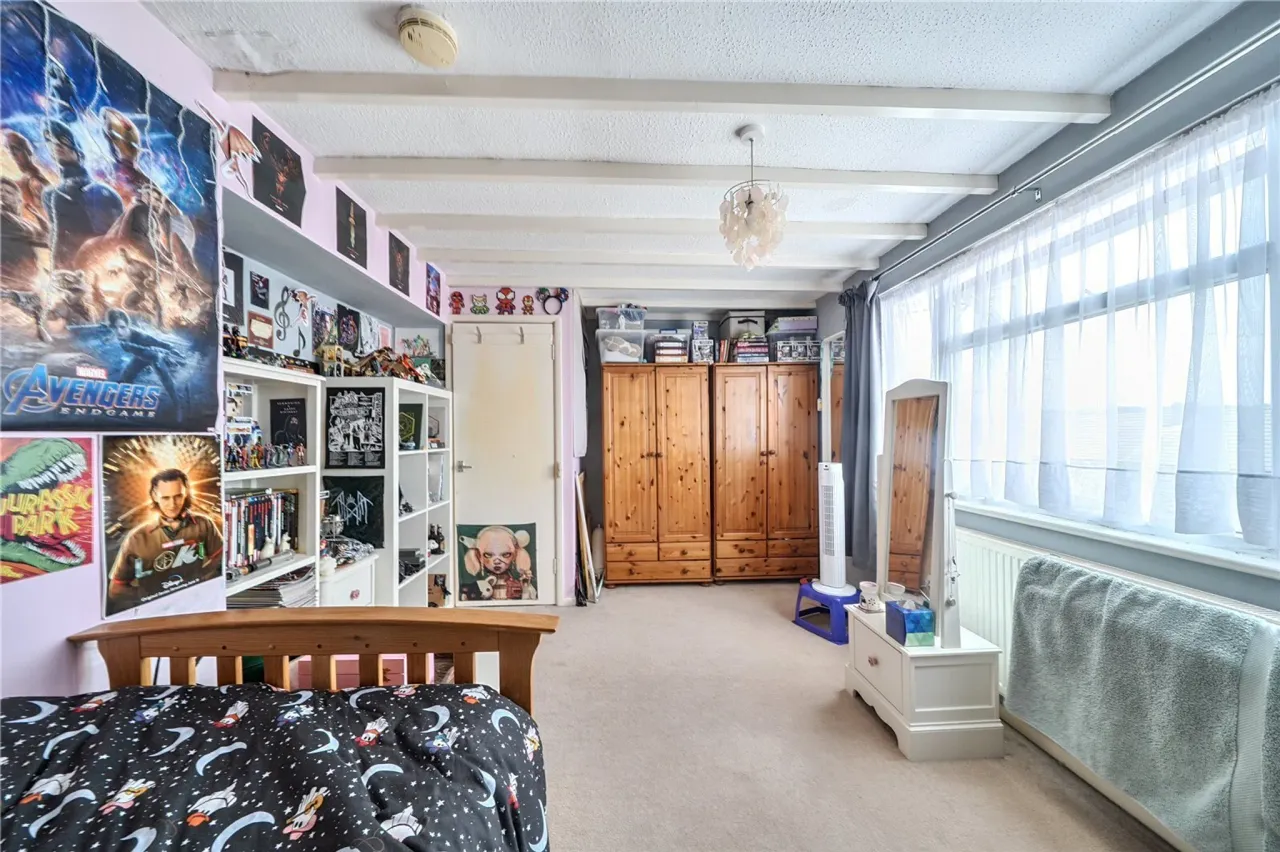 Manor Crescent, Byfleet, West Byfleet..., photo 13
