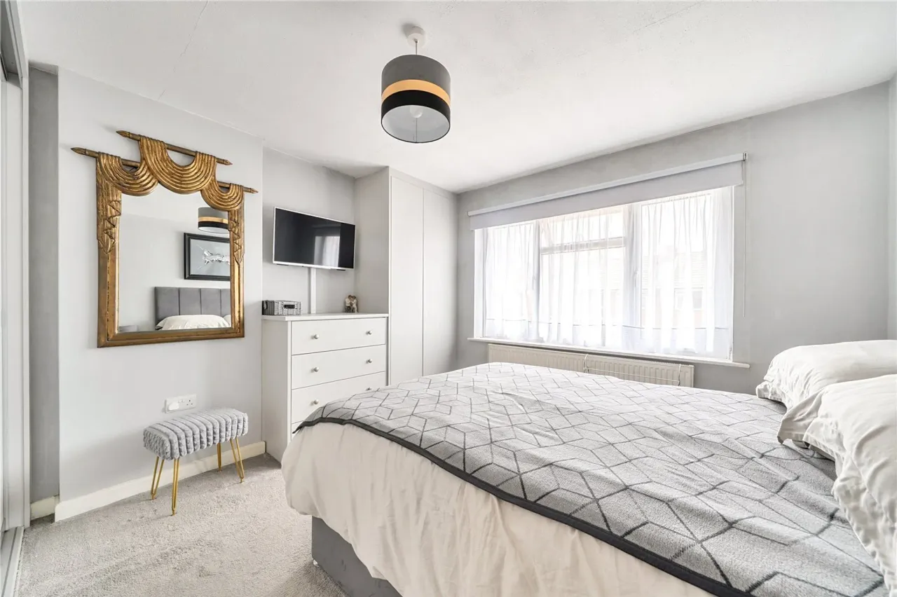 Manor Crescent, Byfleet, West Byfleet..., photo 9