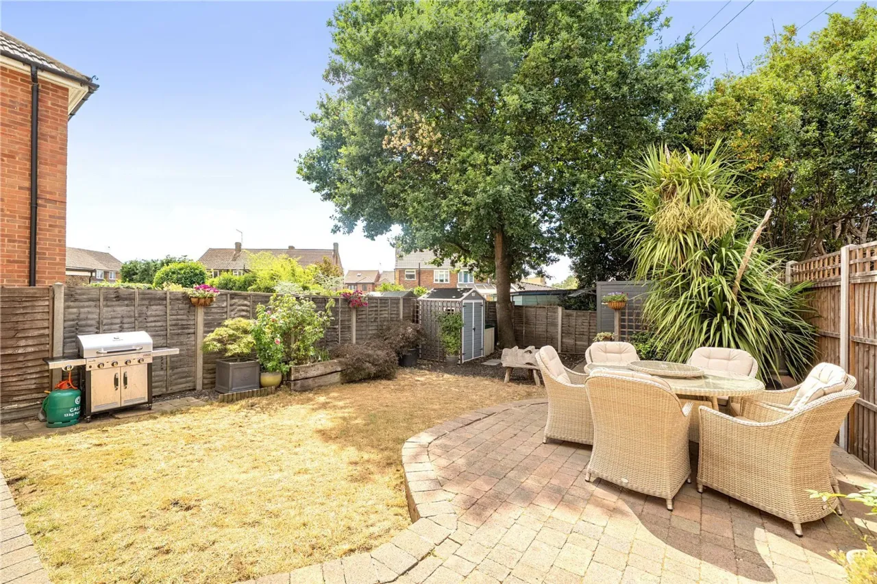 Manor Crescent, Byfleet, West Byfleet..., photo 33