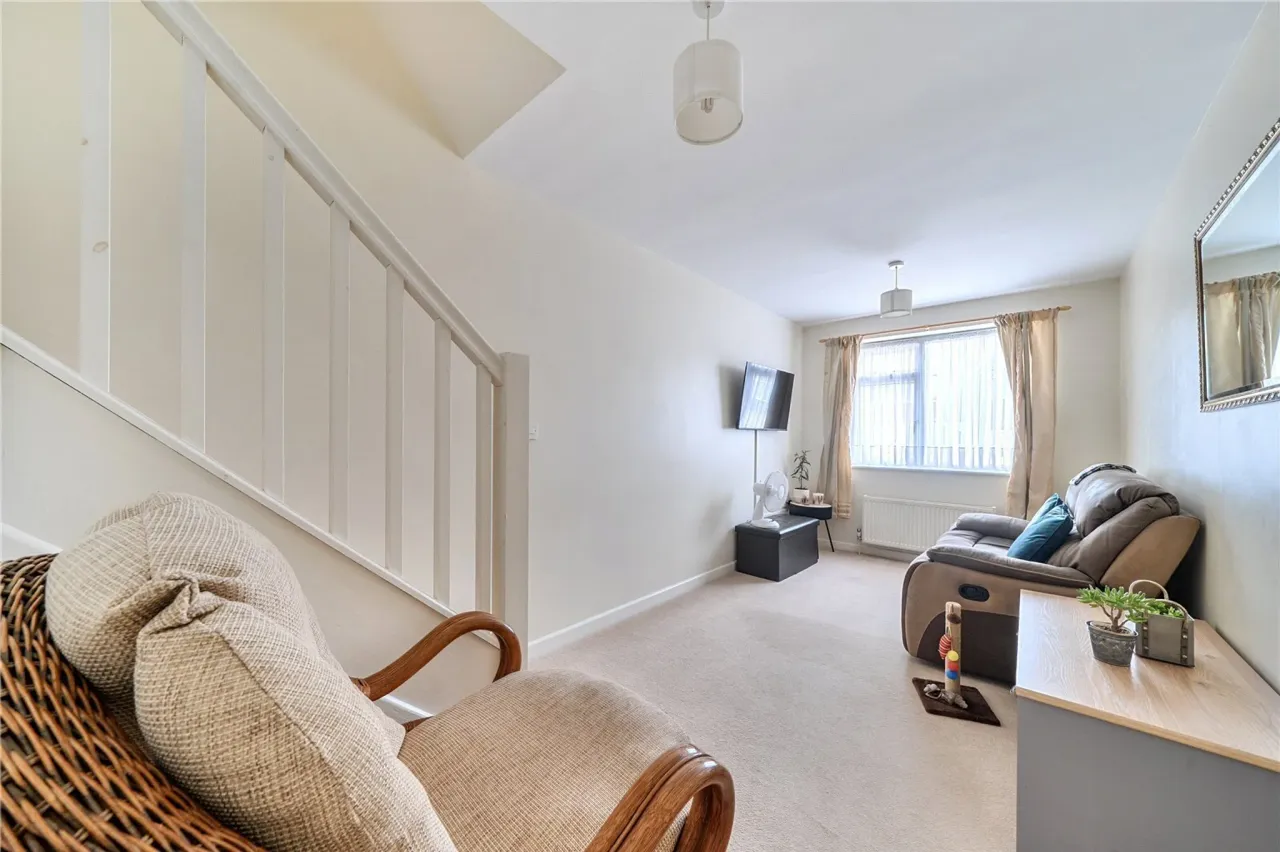 Manor Crescent, Byfleet, West Byfleet..., photo 24
