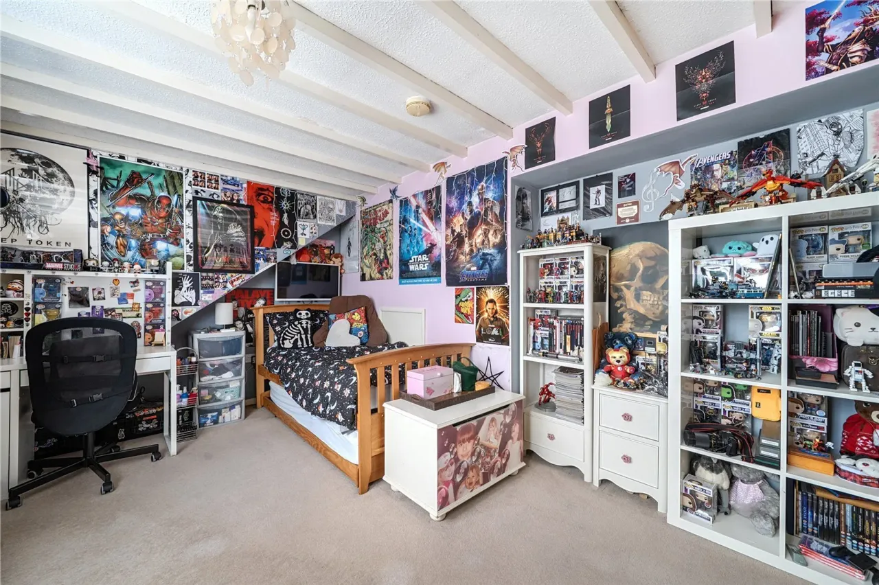 Manor Crescent, Byfleet, West Byfleet..., photo 15
