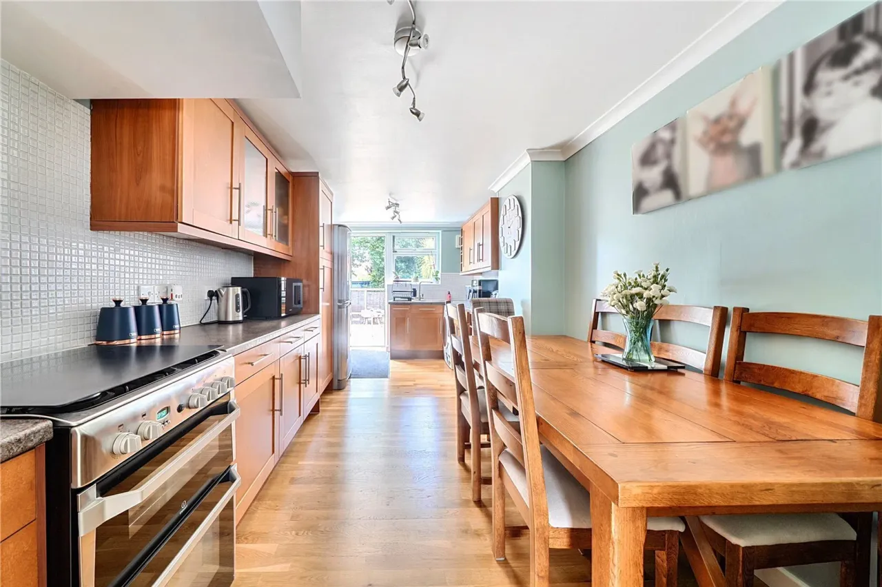 Manor Crescent, Byfleet, West Byfleet..., photo 7