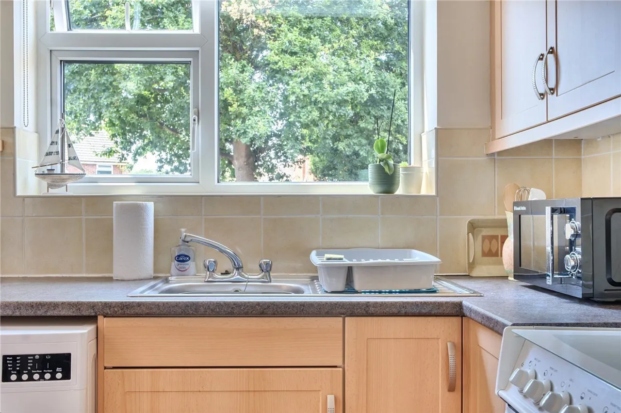 Manor Crescent, Byfleet, West Byfleet..., photo 23
