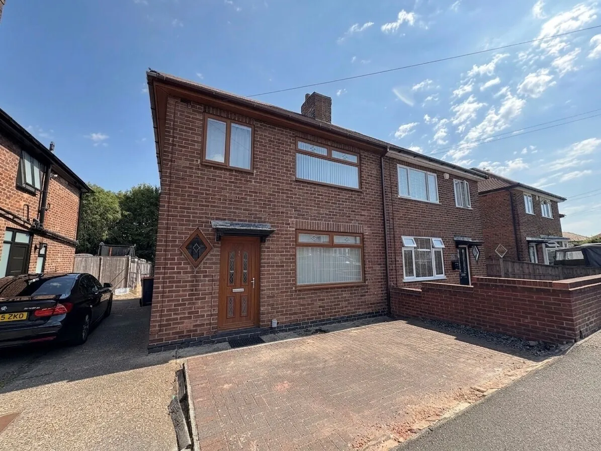 3 bed house to rent, Broxtowe Drive, Hucknall, NG15