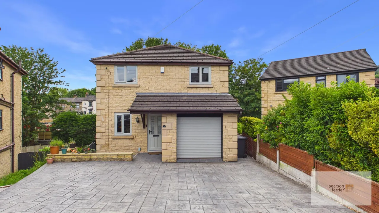 4 bed house for sale — Young Street, Ramsbottom, BL0 9HR
