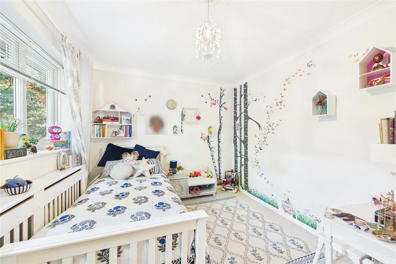 Hawkes Leap, Windlesham, GU20, photo 15