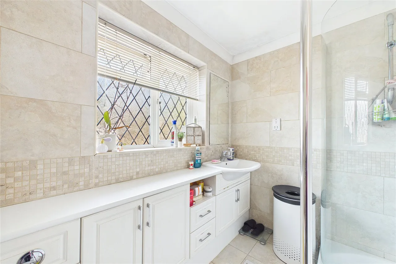 Hawkes Leap, Windlesham, GU20, photo 12