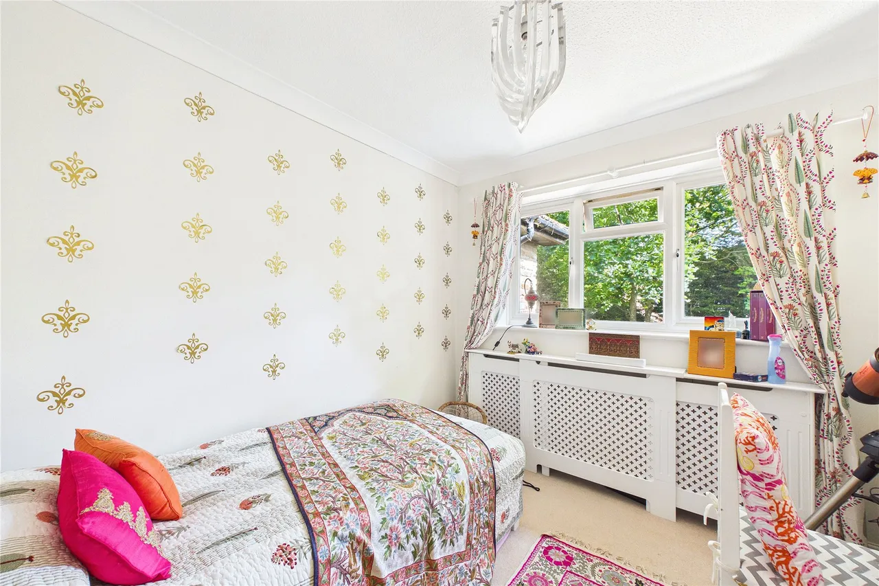 Hawkes Leap, Windlesham, GU20, photo 16