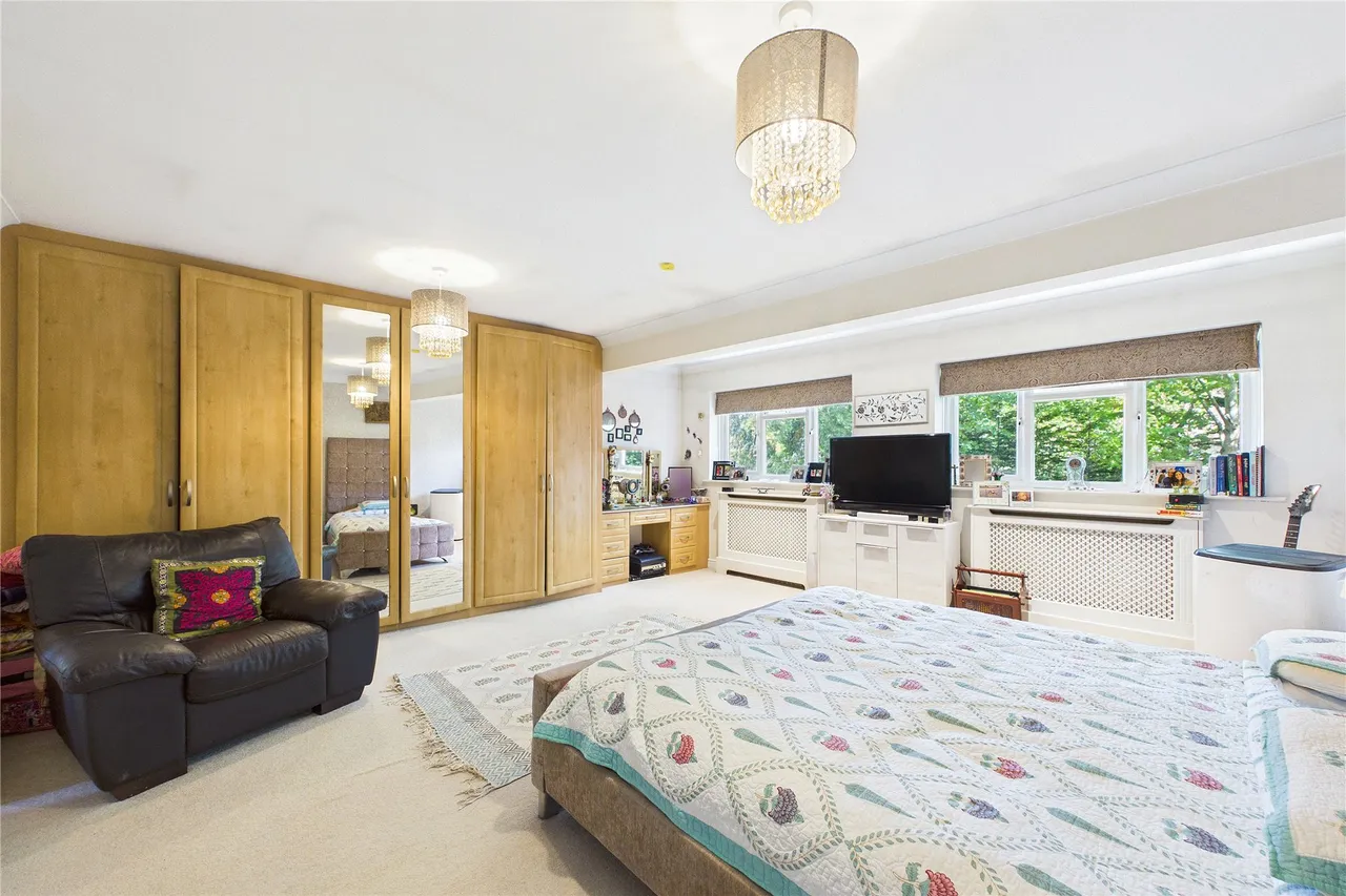 Hawkes Leap, Windlesham, GU20, photo 11