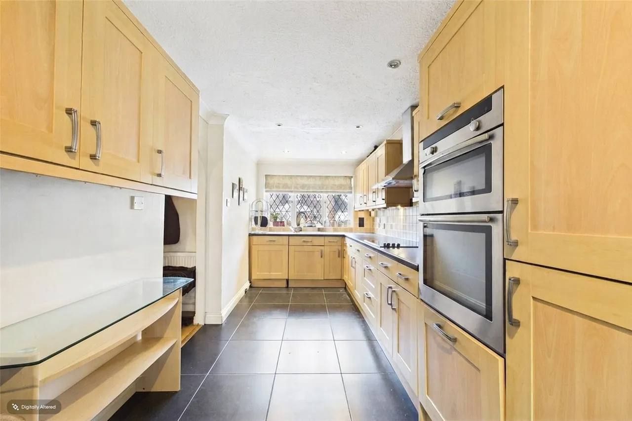 Hawkes Leap, Windlesham, GU20, photo 7