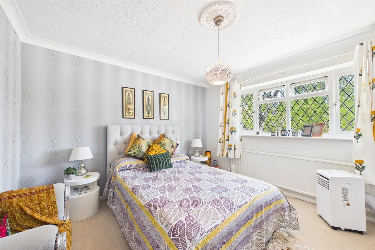 Hawkes Leap, Windlesham, GU20, photo 13