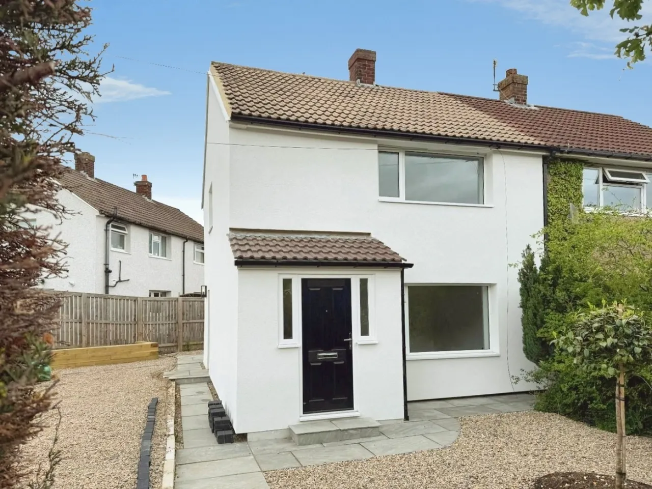 2 bed house to rent — Weston Drive, Otley