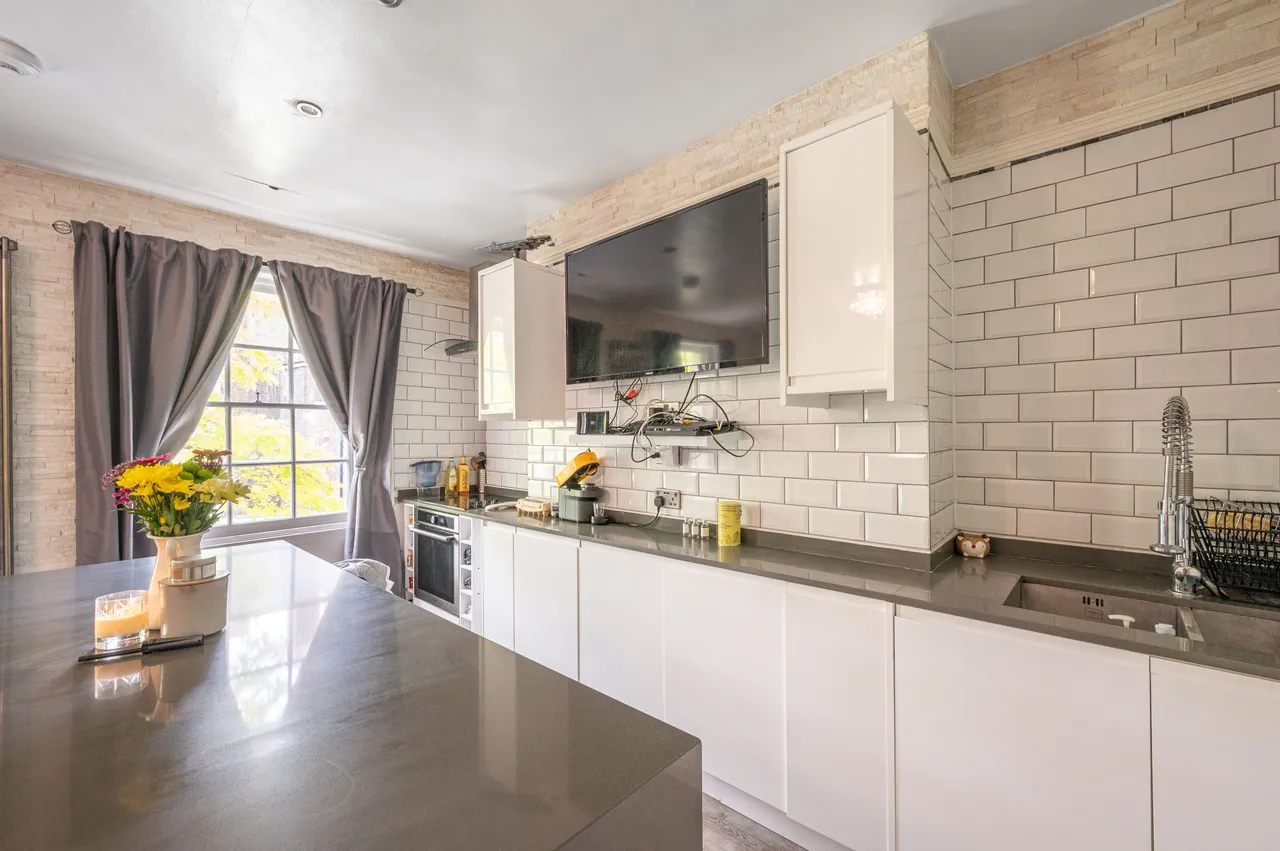 3c Princess Road, London, photo 4