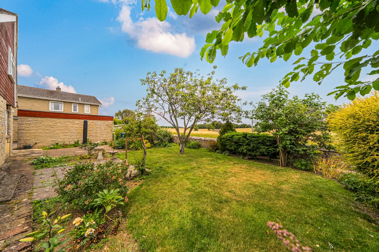 Park Close, Middleton Stoney, OX25, photo 2