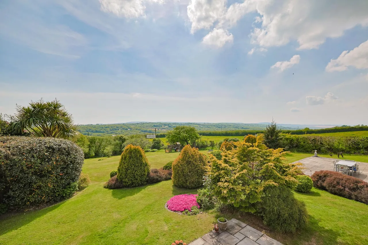 5 bed house for sale, Misty Hills Close, Three Crosses
