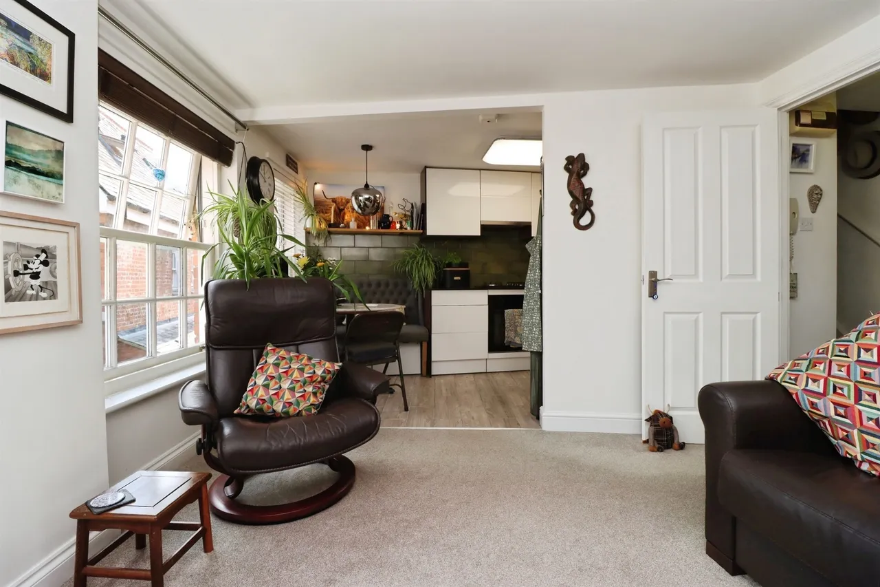 Sarjeant Court, Rothwell, Kettering, photo 7