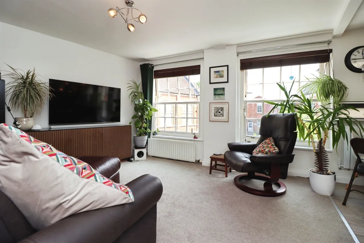 Sarjeant Court, Rothwell, Kettering, photo 3