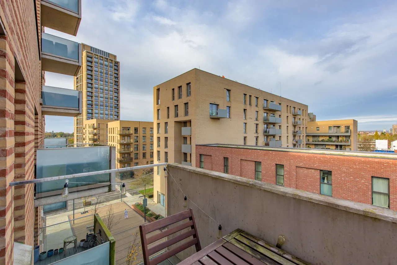 Flat 32, Woodlark Apartments, 1 Damsel Walk, London, photo 8