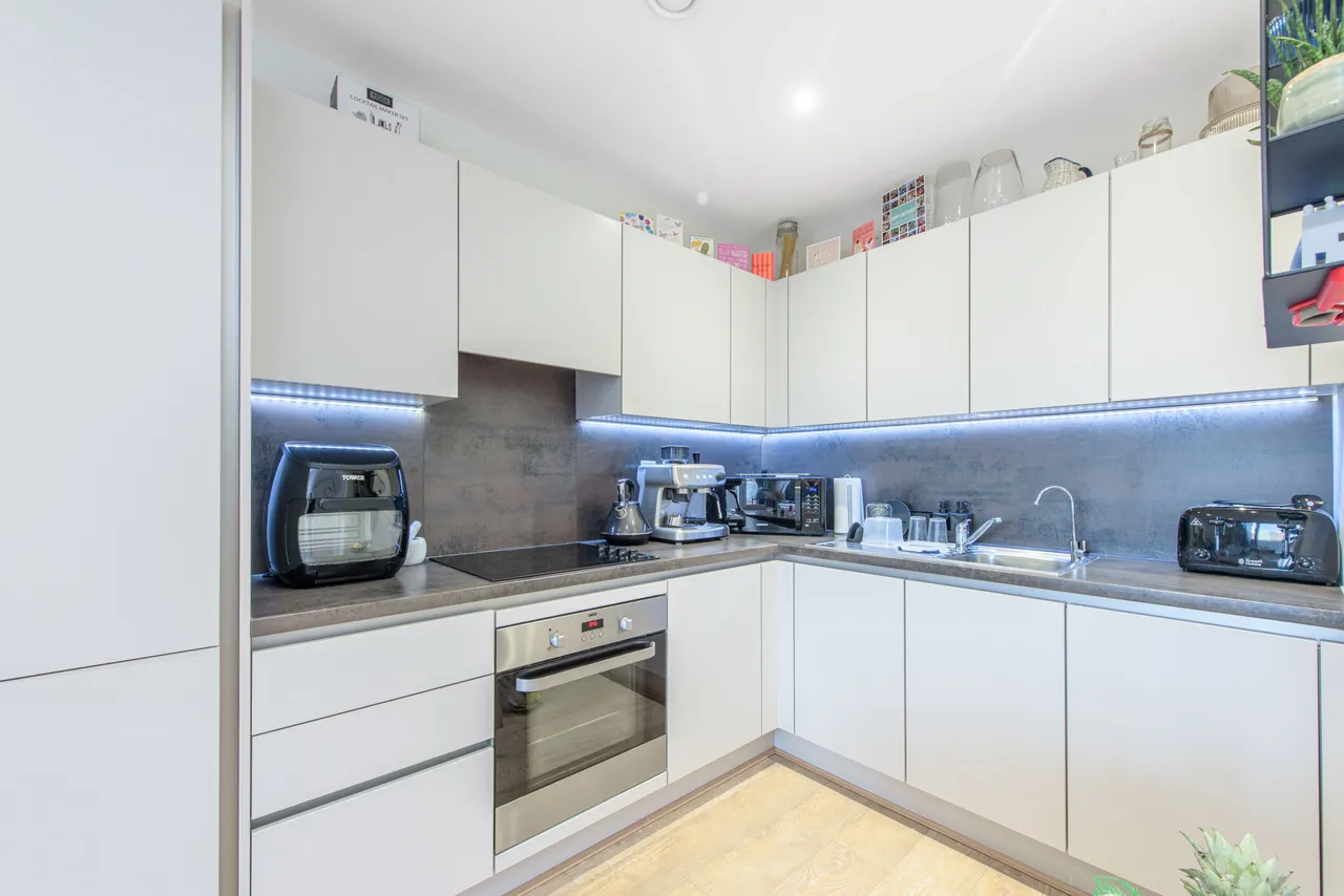 Flat 32, Woodlark Apartments, 1 Damsel Walk, London, photo 6