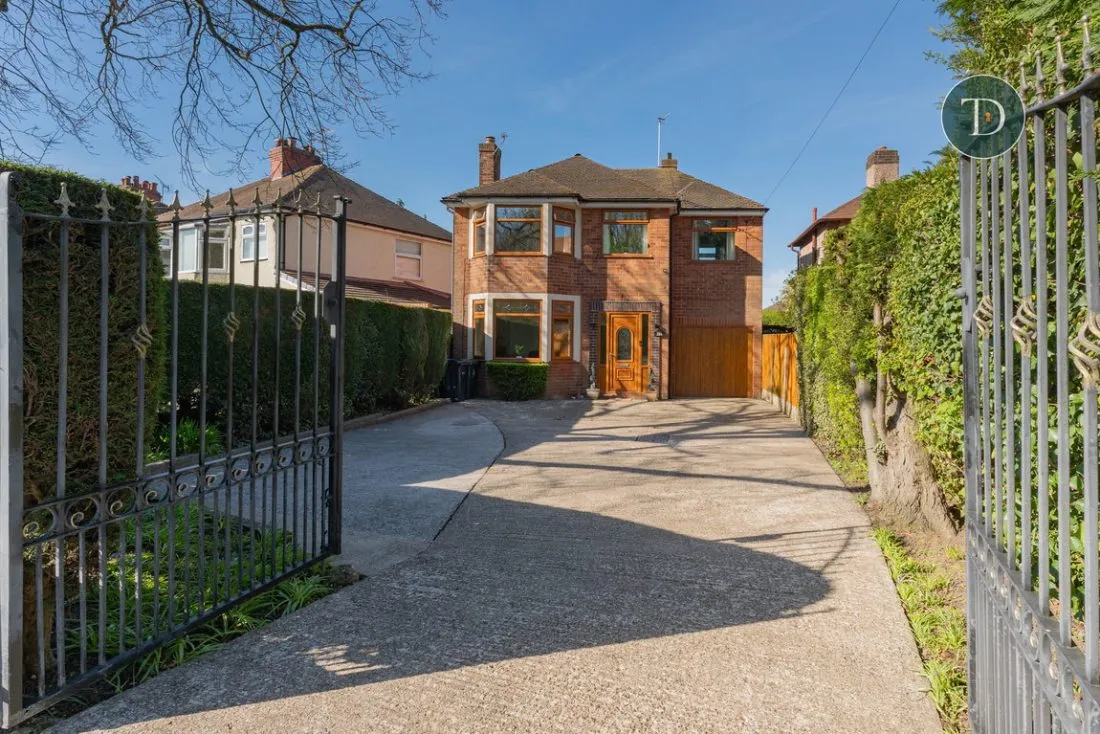 4 bed house for sale — Chester Road, Whitby, CH66 2NY