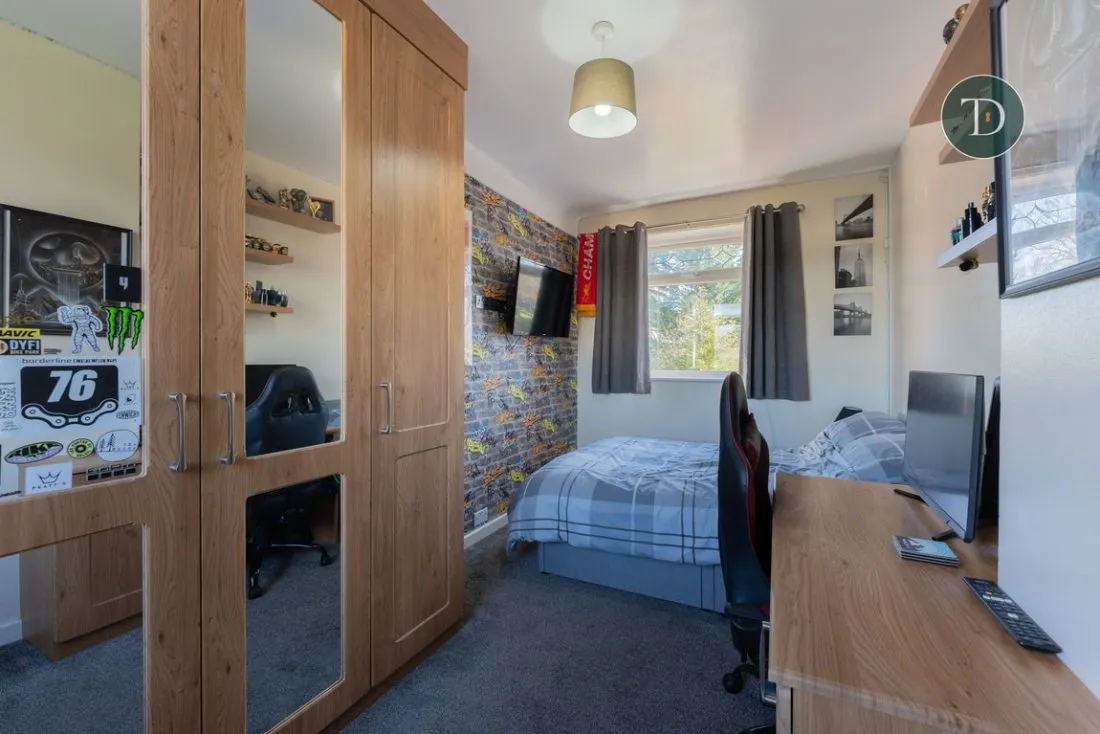 Chester Road, Whitby, CH66 2NY, photo 18