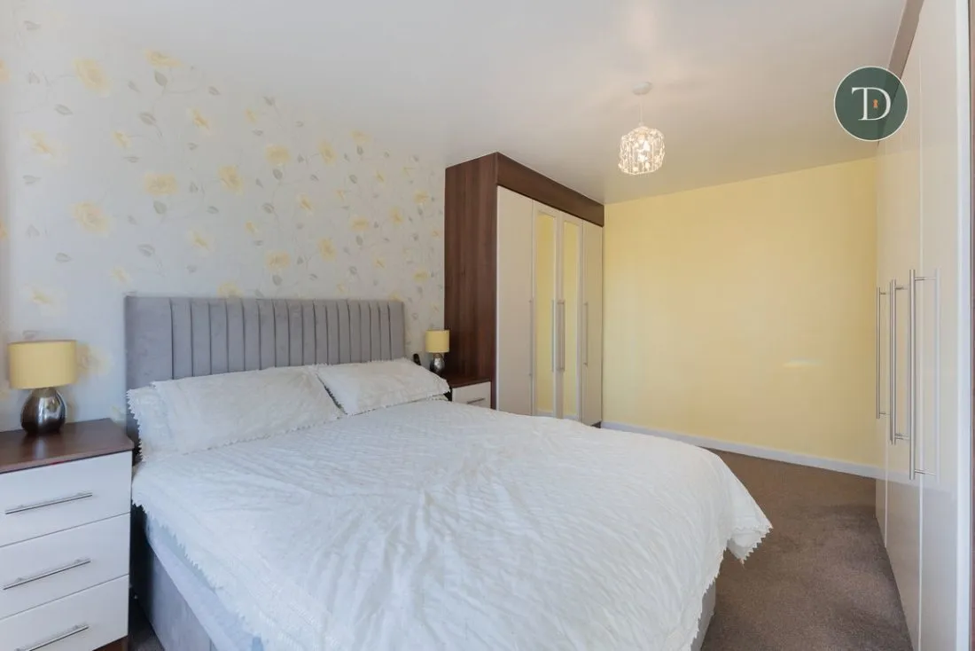 Chester Road, Whitby, CH66 2NY, photo 17