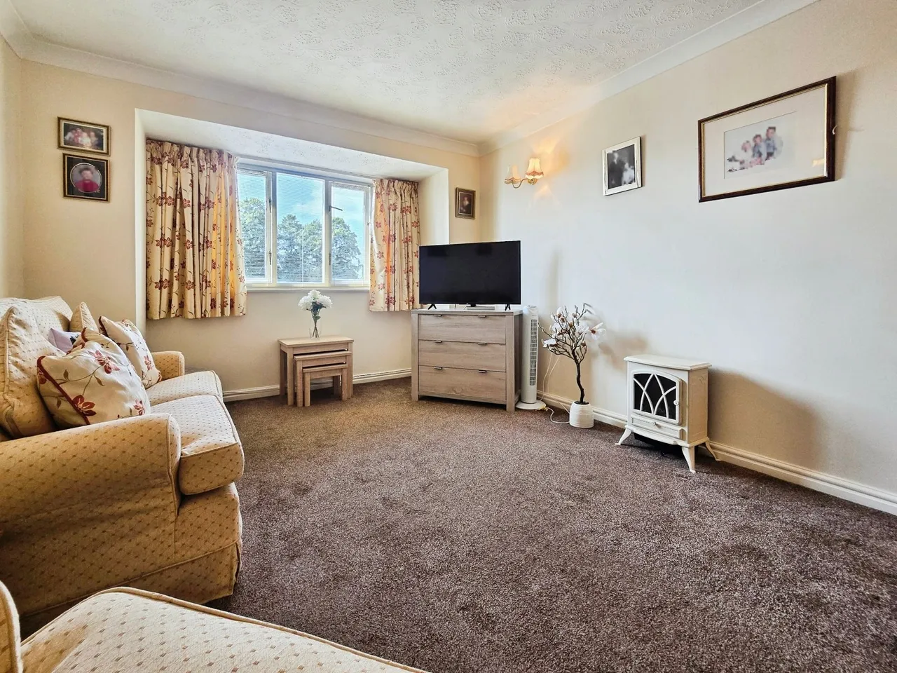 Queens Park House, Queens Park View, CH4, photo 4
