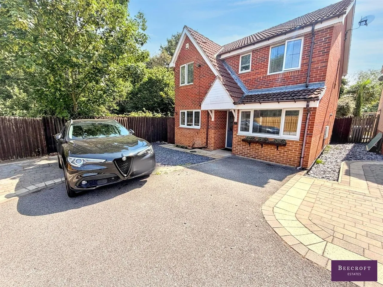 4 bed house for sale, Low Croft, Wombwell