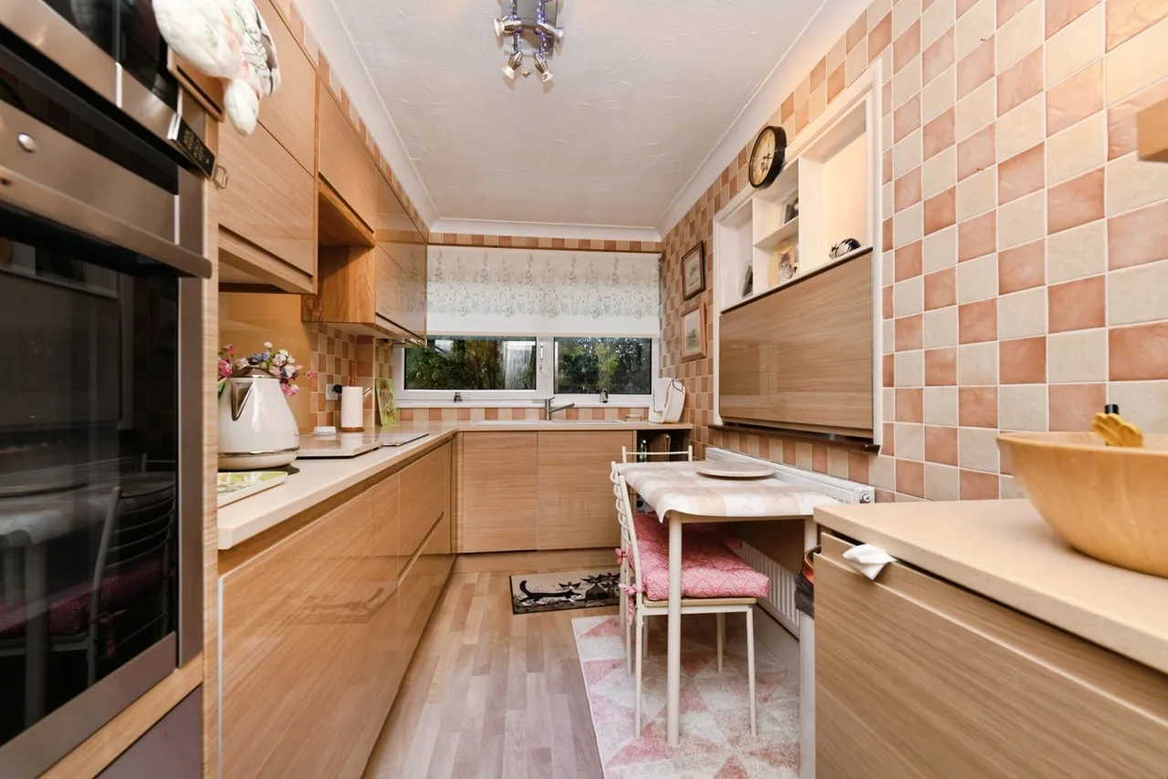 Sawyers Hall Lane, Brentwood, Essex, CM15, photo 5