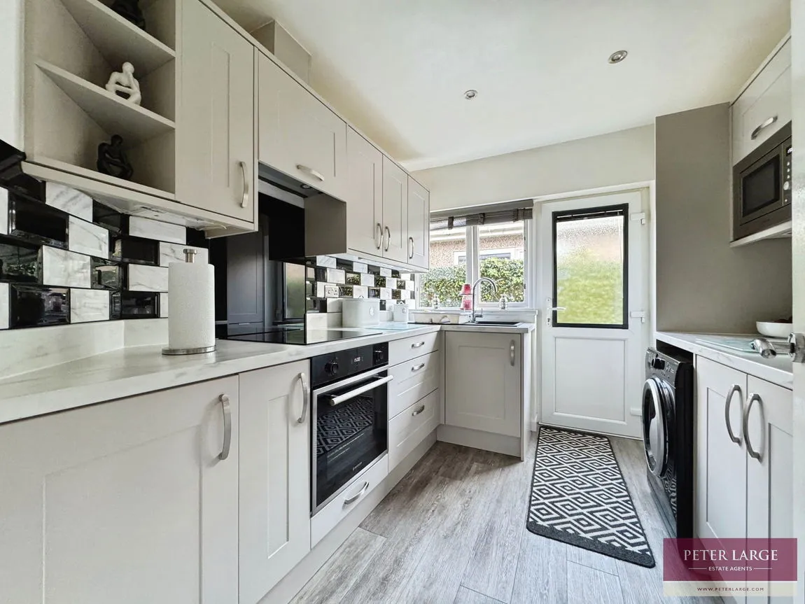 Ffordd Derwen, Rhyl, Denbighshire, LL18 2RN, photo 4