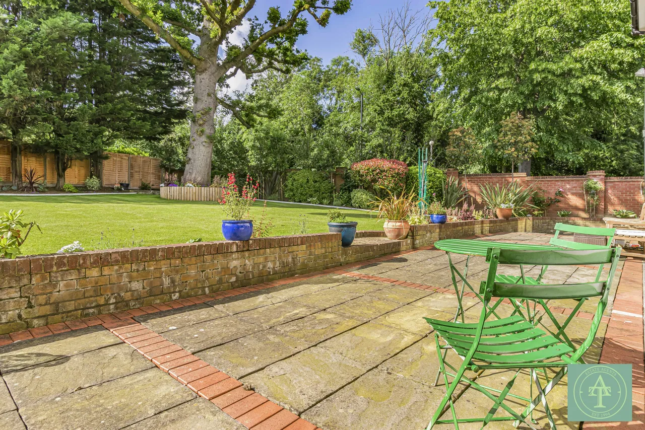 Parkway, Southgate, London, N14, photo 38