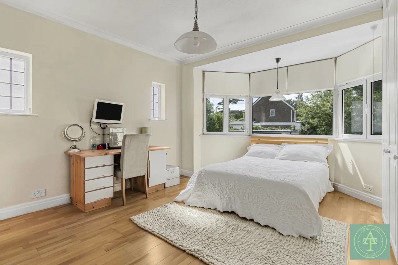 Parkway, Southgate, London, N14, photo 27